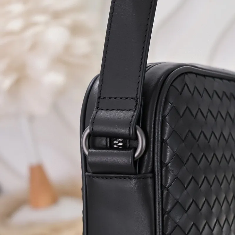 All categories 💚 Top version men’s bags 💚 BV 2024 new BV crossbody bag